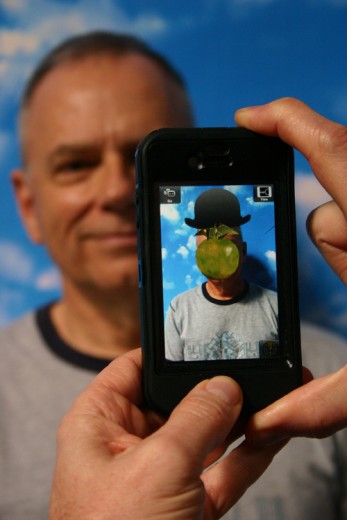 Rothfarb, R., Mixing Realities to Connect People, Places, and Exhibits Using Mobile Augmented-Reality Applications, Figure 6 Rothfarb, R., Mixing Realities to Connect People, Places, and Exhibits Using Mobile Augmented-Reality Applications, Figure 6